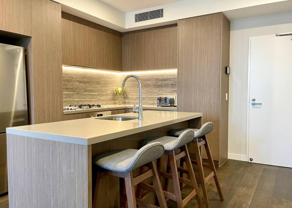 Luxury Stunning Riverview 1 Bedroom Apt 479F Gold Coast Kültér fotó