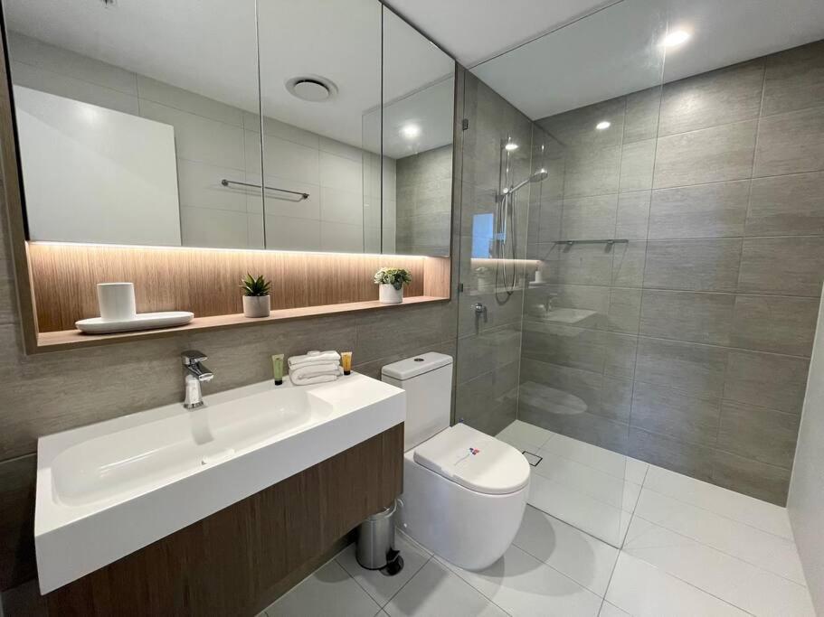 Luxury Stunning Riverview 1 Bedroom Apt 479F Gold Coast Kültér fotó