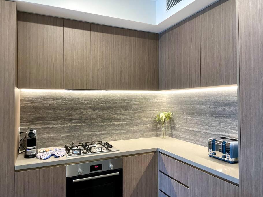 Luxury Stunning Riverview 1 Bedroom Apt 479F Gold Coast Kültér fotó