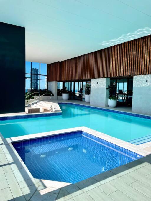 Luxury Stunning Riverview 1 Bedroom Apt 479F Gold Coast Kültér fotó